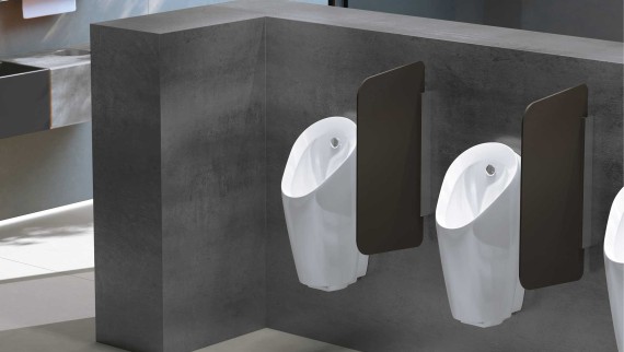 Geberit Urinal Preda in öffentlichem Sanitärraum